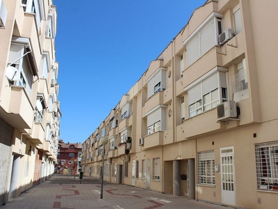Venta de piso en Bulevar - Plaza Castilla de 2 habitaciones con calefacción y ascensor
