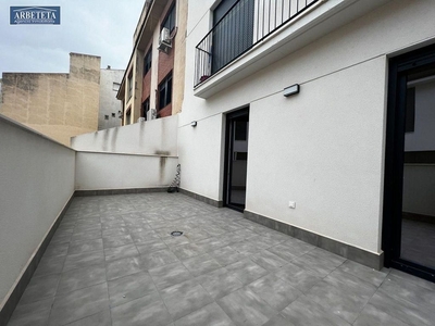 Venta de piso en Casco Histórico de 3 habitaciones con terraza y garaje