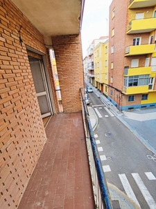 Venta de piso en Centro - Palencia de 3 habitaciones con terraza y balcón