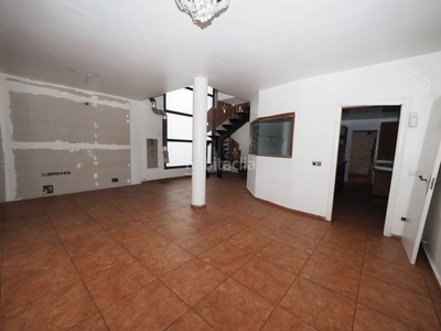 Casa se vende casa unifamiliar de 322m2 en barbera del valles en Barberà del Vallès