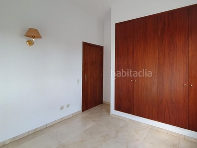 Piso con 2 habitaciones amueblado con calefacción y aire acondicionado en Sabadell