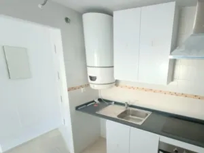 Apartamento en venta en Avenida de Portugal, cerca de Plaza Santa Ana