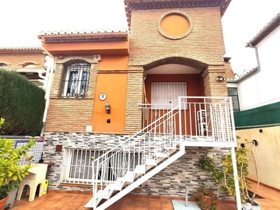 Casa adosada en venta en El Puntal, Padul