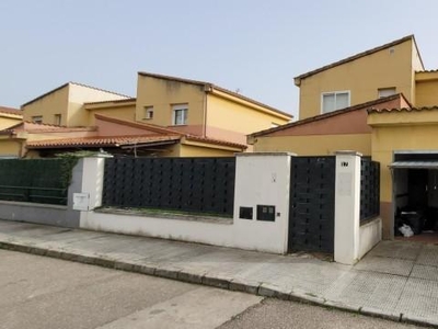 Casa adosada en venta en Villaralbo