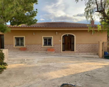 Chalet en venta en Crevillent