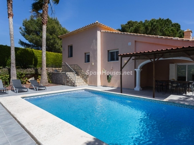 Villa en venta en Dénia