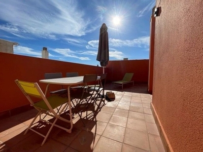 Alquiler de dúplex en El Ejido - La Merced - La Victoria de 1 habitación con terraza y muebles