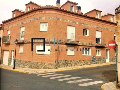 Alquiler de dúplex en Olías del Rey de 1 habitación con muebles y balcón