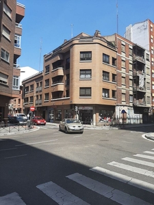 Alquiler de piso en calle Acibelas de 2 habitaciones con balcón y calefacción