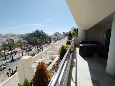 Alquiler de piso en calle Las Gaviotas Puerto Banus de 2 habitaciones con terraza y piscina