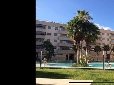 Alquiler de piso en calle Santa María de Trassierra de 3 habitaciones con terraza y piscina
