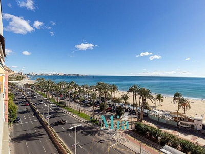 Piso en alquiler en Casco Antiguo - Santa Cruz de 3 habitaciones con terraza y muebles