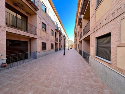 Alquiler de piso en Consuegra de 2 habitaciones con terraza y piscina