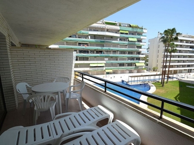 Alquiler de piso en Plaça Europa i Covamar de 1 habitación con terraza y piscina