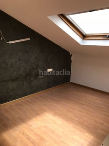 Alquiler dúplex con 3 habitaciones amueblado con aire acondicionado en Sant Boi de Llobregat