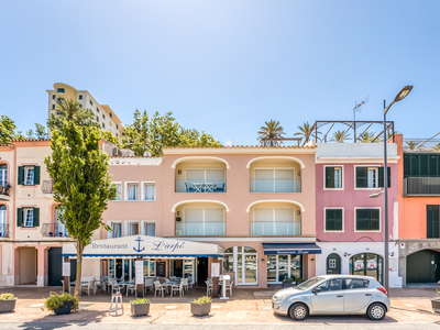 Apartamento dúplex en primera línea del puerto de Mahón, Menorca