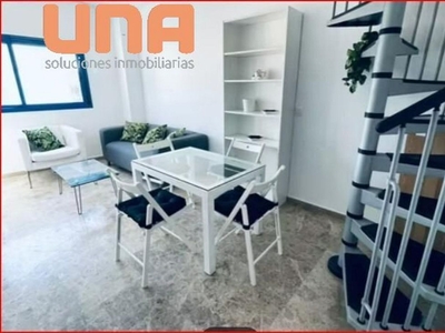 Ático en alquiler en Centro - Córdoba de 1 habitación con terraza y muebles