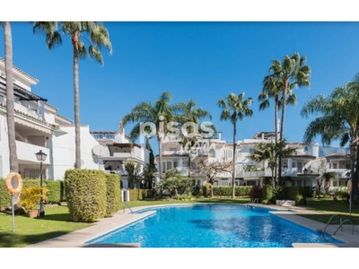 Casa pareada en venta en Urbanización los Naranjos de Marbella