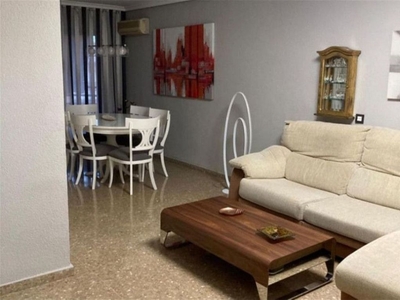 Piso en alquiler en calle De Lassagador Dalboraia de 3 habitaciones con garaje y muebles