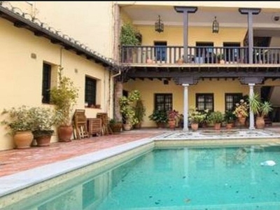 Piso en alquiler en calle Santísimo San Pedro de 2 habitaciones con piscina y garaje