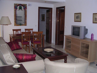 Alquiler de piso en Sta. Marina - San Andrés - San Pablo - San Lorenzo de 2 habitaciones con muebles y balcón