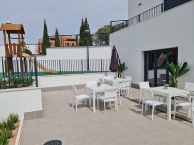 Piso en alquiler en Centro - Córdoba de 2 habitaciones con terraza y piscina