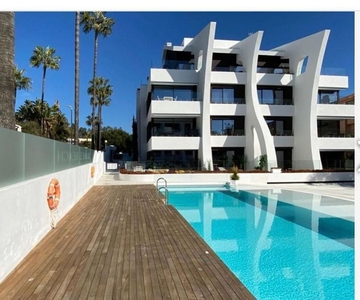 Piso en alquiler en urbanización Marbesa de 2 habitaciones con terraza y piscina