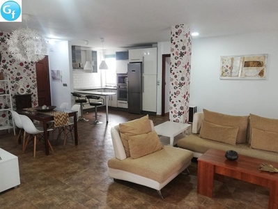 Piso en venta en Melilla de 2 habitaciones con terraza y aire acondicionado