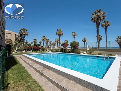 Piso en venta en Melilla de 5 habitaciones con terraza y piscina