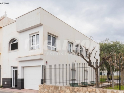 Venta Casa adosada en Calle Huerta Rosalía 43 Alhama de Almería. Con terraza 205 m²