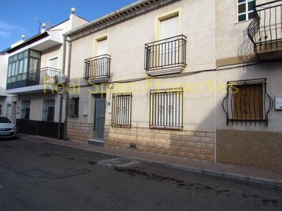Venta Casa adosada en Calle Jazmin Vélez-Rubio. Buen estado 192 m²
