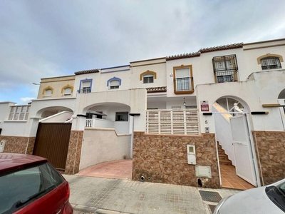 Venta Casa adosada en Calle oro Huércal de Almería. Buen estado plaza de aparcamiento 238 m²