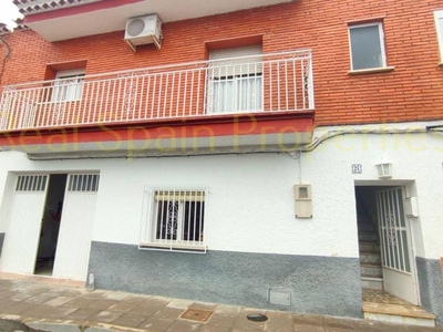 Venta Casa adosada en Calle Prato Vélez-Rubio. Buen estado con balcón 172 m²
