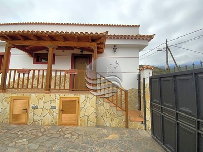 Venta Casa rústica en Calle Cruz de San Antonio Granadilla de Abona. Buen estado 220 m²