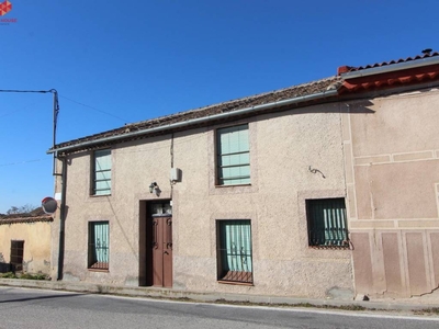 Venta Casa rústica en Herradores Santa María La Real de Nieva. 150 m²