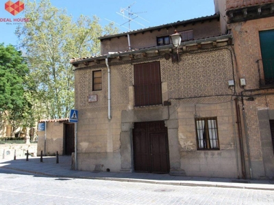 Venta Casa rústica en San Agustín Segovia. 310 m²