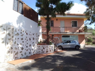 Venta Casa rústica Guía de Isora. 89 m²