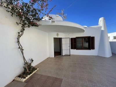 Venta Casa unifamiliar Cuevas del Almanzora. Plaza de aparcamiento 85 m²