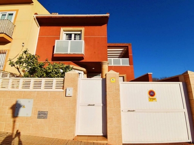 Venta Casa unifamiliar El Ejido. Con terraza 289 m²