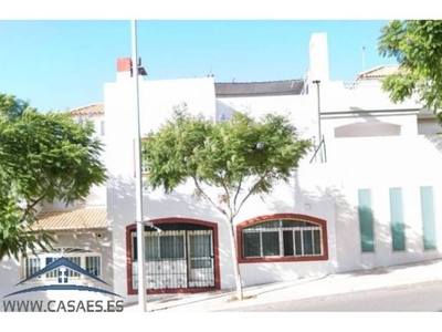 Venta Casa unifamiliar en Avenida pedro muñoz seca Roquetas de Mar. Buen estado con terraza 250 m²