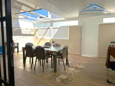 Venta Casa unifamiliar en Calle de los Juegos de Languedoc-Rosellon Almería. Buen estado con terraza 95 m²