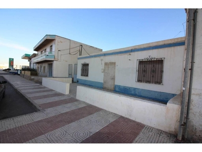 Venta Casa unifamiliar en Carretera de la Mojonera Roquetas de Mar. A reformar con terraza 336 m²