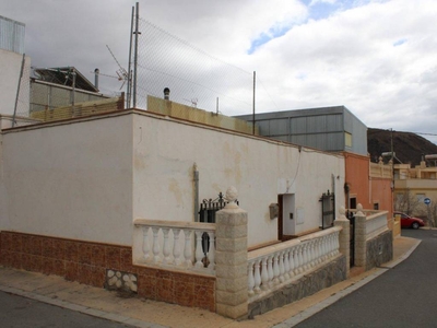 Venta Casa unifamiliar en Fontaneros 2 Berja. Con terraza 100 m²
