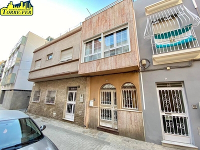 Venta Casa unifamiliar en Judia (prolongaciÓn C/... Almería. Con terraza 198 m²