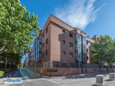 Alquiler piso piscina y ascensor Madrid