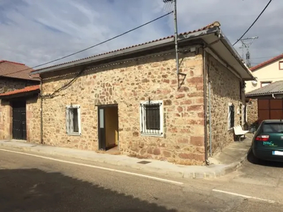 Casa adosada en venta en Calle Vergara en Mudá por 45,000 €