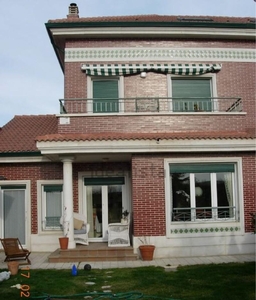 Casa adosada en venta en Grijota