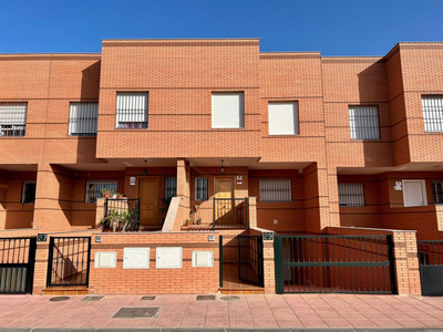 Casa adosada en venta en La Cañada-Costacabana-Loma Cabrera, Almería
