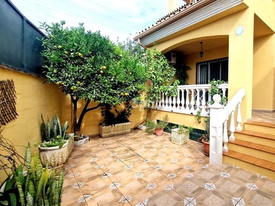 Casa adosada en venta en Los Boliches, Fuengirola