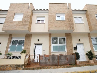 Casa adosada en venta en Los Montesinos